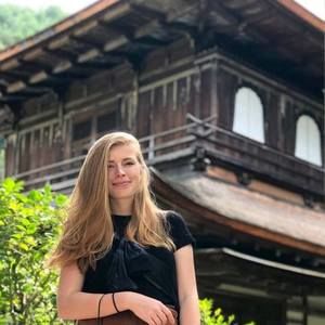 Meet your Posher, Briana